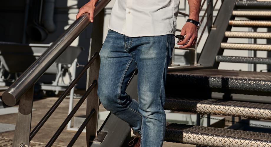 Potężne zniżki na męskie jeansy Levi's. Bezkonkurencyjna jakość za bezcen