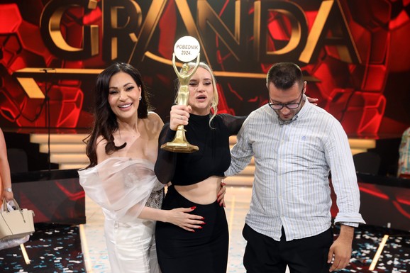 "ZAKAČE TI ETIKETU IAKO ZNAŠ DA SI VIŠE OD TOGA!" Šejla Zonić progovorila o pritisku u "Zvezdama Granda" i promeni muzičkog pravca