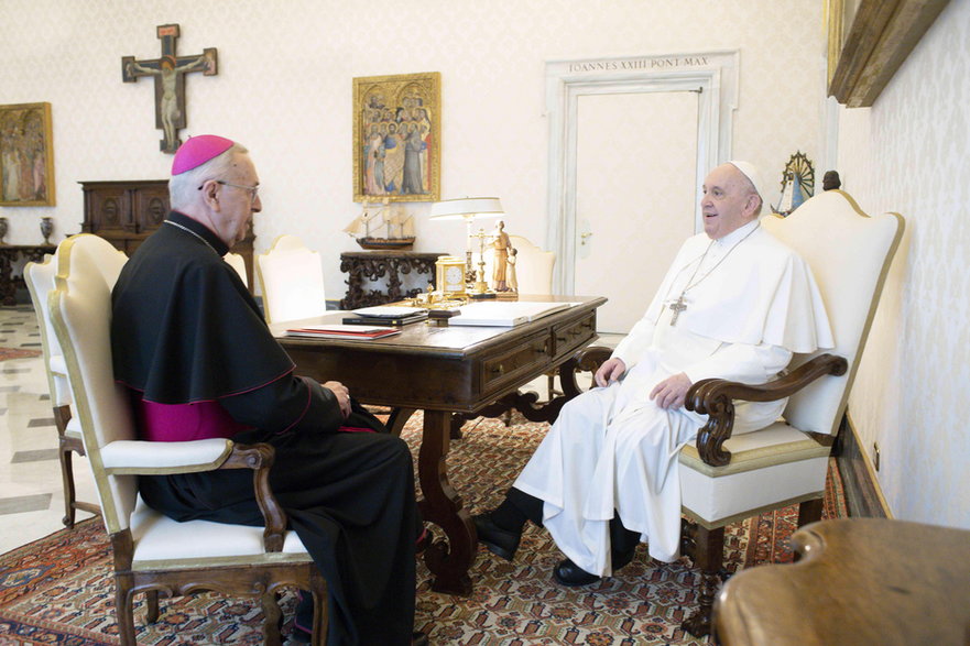 Abp Stanisław Gądecki podczas spotkania z papieżem Franciszkiem (29.03.2022)