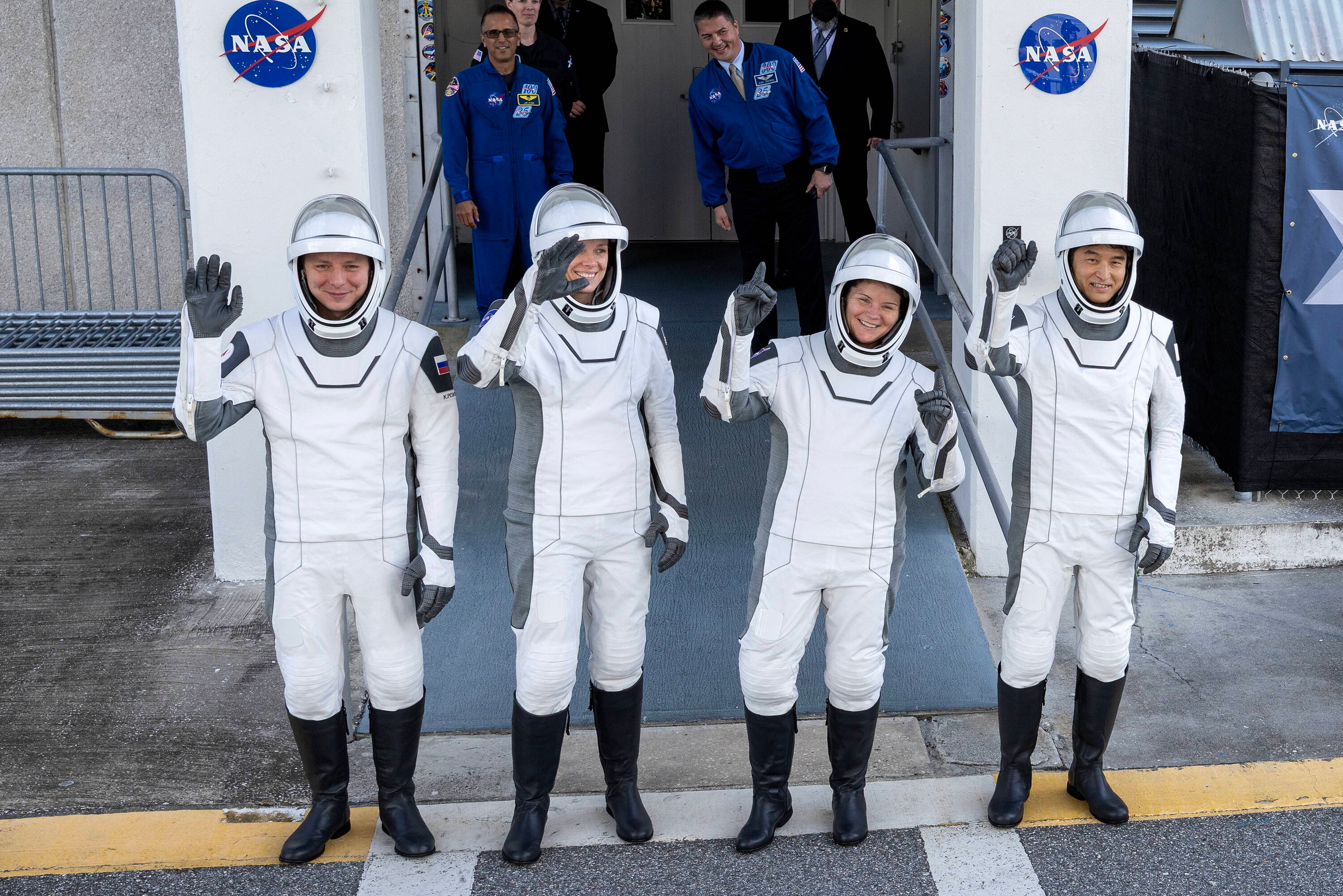 Załoga Crew-10 wróciła na Ziemię po 146 dniach na ISS