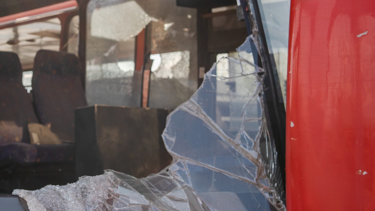 Premiéra autobusu bez vodiča sa zmenila na drámu. (ilustračné foto)