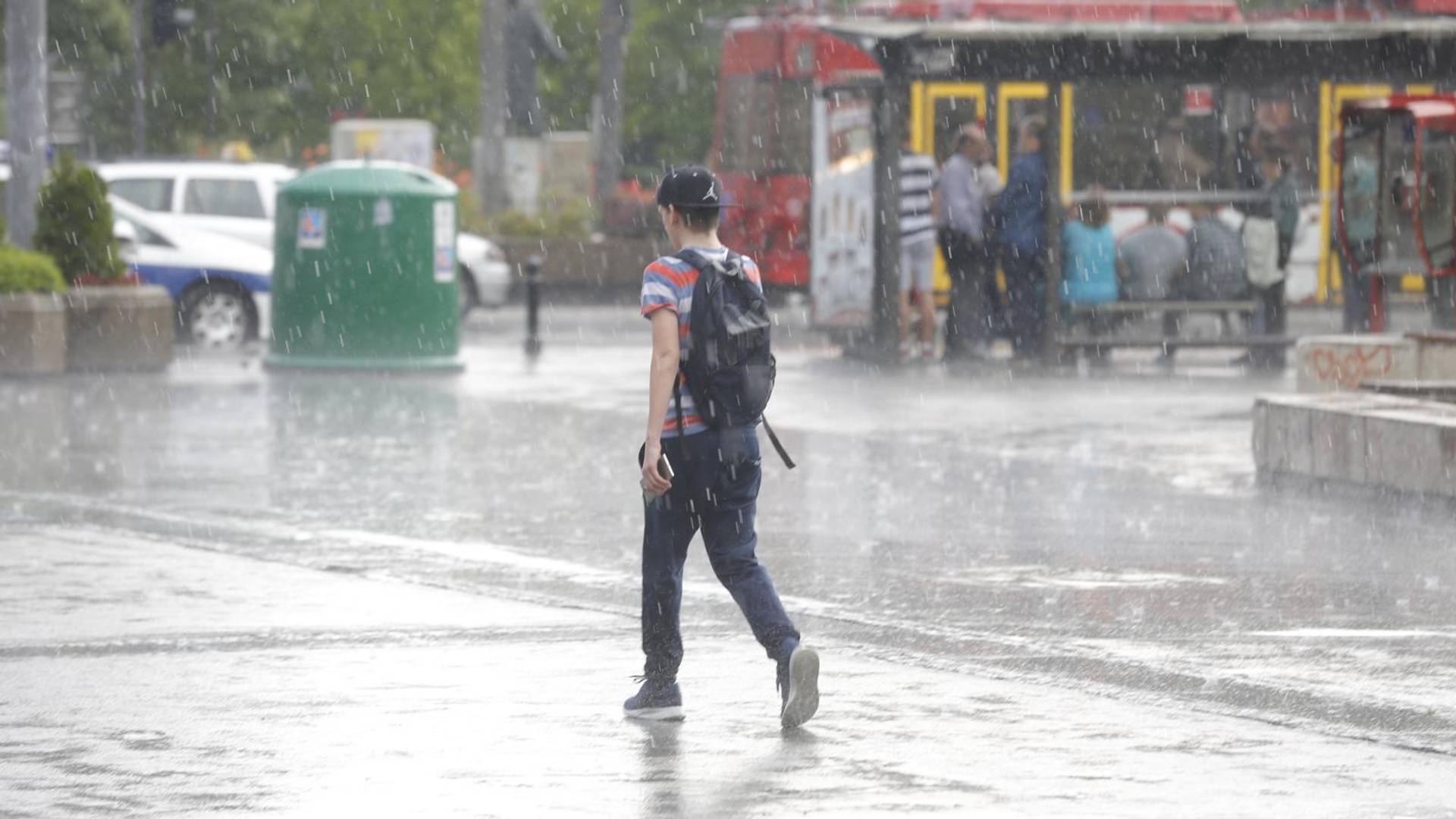 Maj će biti topao i veoma promenljiv