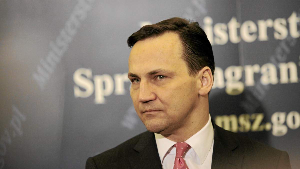 Radosław Sikorski skomentował na Twitterze słowa Jarosława Kaczyńskiego dotyczące rozliczenia Donalda Tuska, jakie padły w wywiadzie dla Onetu. "Polski »Pierwszy Obywatel« mówi, że chce postawić przed sądem przewodniczącego Komisji Europejskiej Donalda Tuska i mnie. Wierzę mu" - pisze były szef dyplomacji.