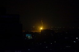 Konflikt izraelsko-irański. Rakiety uszkodziły rurociągi w rafinerii ropy naftowej w Hajfie