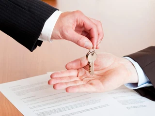 handing over house or car keys after signing of contract