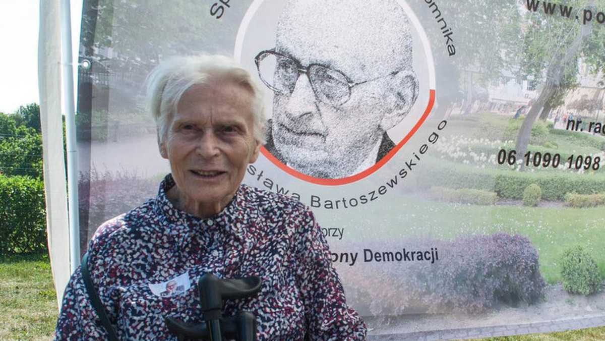 W czasie wojny służyła w Związku Walki Zbrojnej, przeżyła aresztowanie Gestapo i czteroletnie więzienie w obozie koncentracyjnym Ravensbrück. Wiele lat później została działaczką "Solidarności", była też m.in. osobistą lekarką Lecha Wałęsy. 97-letnia Joanna Muszkowska-Penson stanie się już niedługo Honorową Obywatelką Miasta Gdańska. Z taką inicjatywą wyszli radni PO i prezydent Adamowicz.