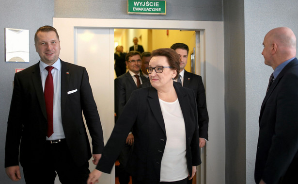 PO: Minister Zalewska obrzydziła ludziom szkołę