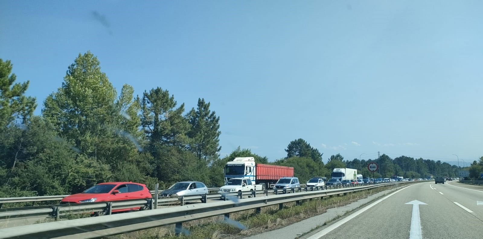 Vox pide reforzar conservación de carreteras en verano