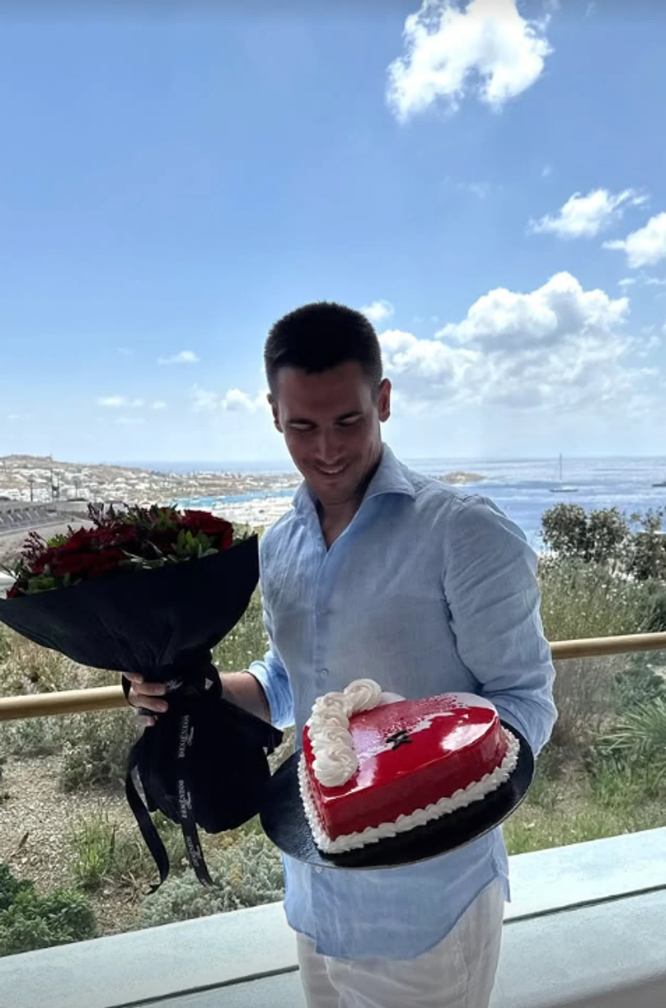 Đorđe Đoković doneo tortu i ruže za Sašku