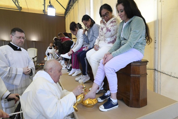 Papież Franciszek odwiedził w Wielki Czwartek więzienie dla kobiet w Rzymie