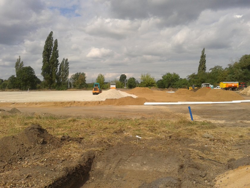 Rozebrali stary stadion na Dębcu