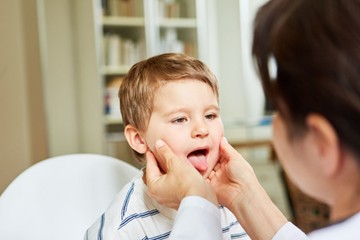 skarlát szövődményei málnanyelv antibiotikum középfülgyulladás