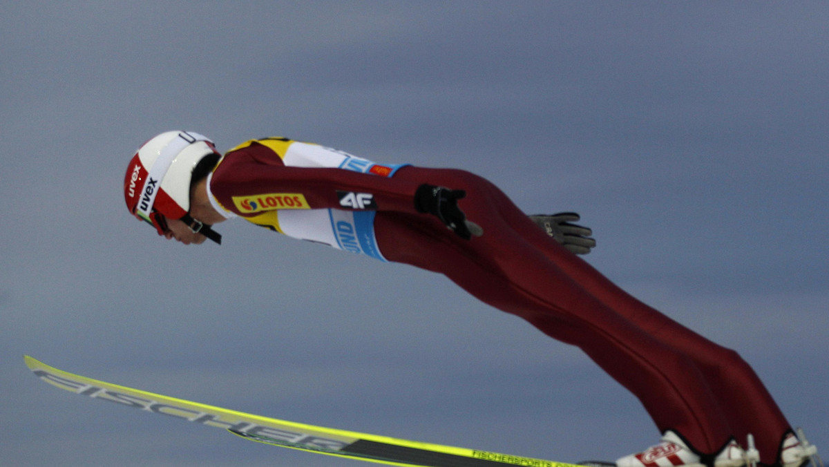 Kamil Stoch zajął dziewiąte miejsce podczas przedostatniego konkursu Pucharu Świata 2011/2012 w skokach narciarskich na "mamuciej" skoczni Letalnica (HS-215) w Planicy. Zawody wygrał reprezentant gospodarzy - Robert Kranjec. Nie rozstrzygnęły się losy zwycięstwa w klasyfikacji generalnej, zatem o Kryształowej Kuli zdecyduje dopiero ostatni konkurs.