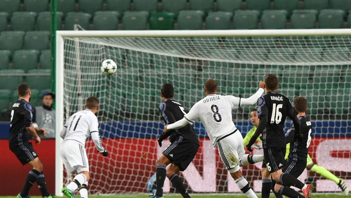 Wielka szkoda, że takiego spotkania kibice nie mogli oglądać na żywo. Legia po niesamowitym meczu zremisowała 3:3 z Realem. Gospodarze przegrywali 0:2, a pięć minut przed końcem prowadzili 3:2. Znakomicie zaprezentował się Vadis Odjidja-Ofoe, który zdobył piękną bramkę. Równie ładne gole strzelili Miroslav Radović i Thibault Moulin.