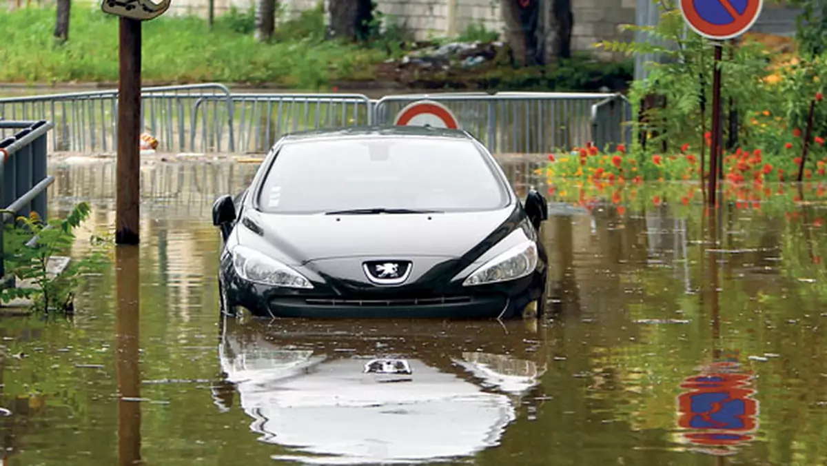 Im dłużej auto było zalane, tym większe ryzyko nieodwracalnych szkód!