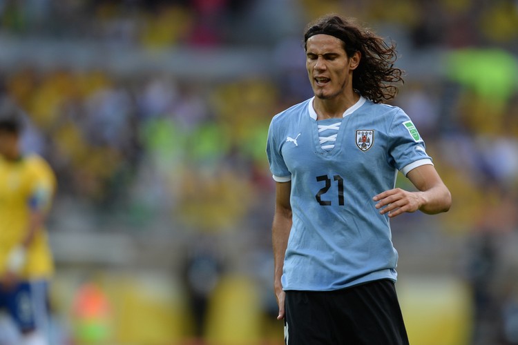 <b>Edison Cavani</b>
<br>
<br><b>Napastnik</b>
<br><b>64 500 000 euro<b/>
<br><b>Napoli (Włochy) -> Paris Saint Germain (Francja)</b>