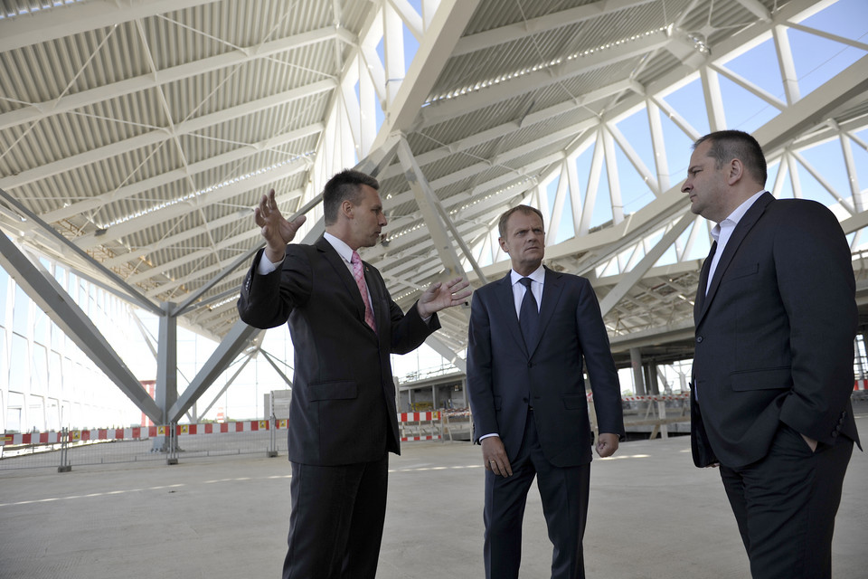 Premier na budowie terminalu lotniczego