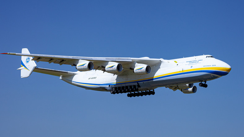 Antonow An 225: Historyczny lot największego samolotu świata