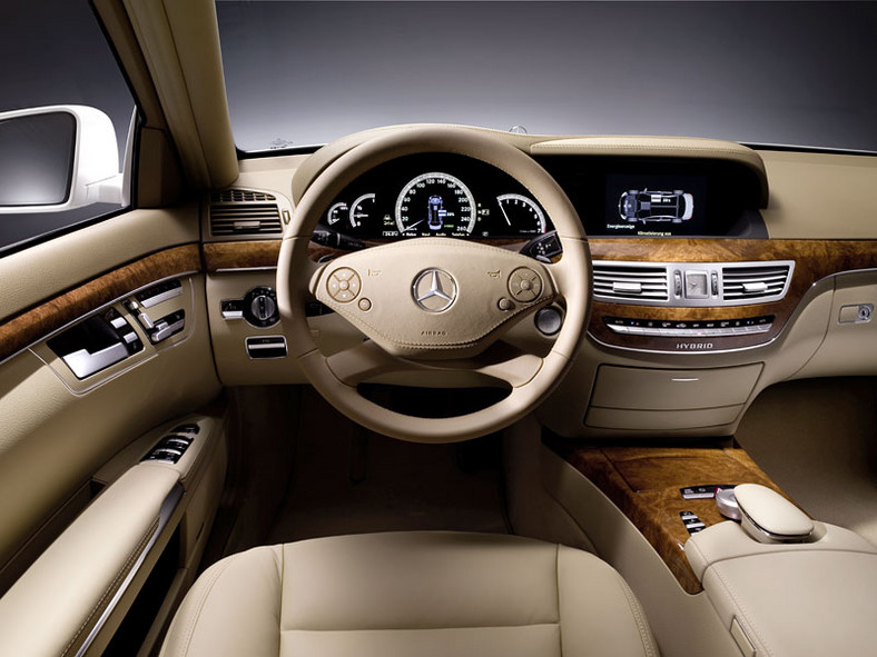 Mercedes-Benz S-Klasa: modernizacja i seryjna hybryda (fotogaleria)