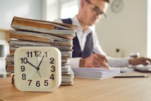 Większość Polaków nie chce krótszego tygodnia pracy? Zaskakujące wyniki badania