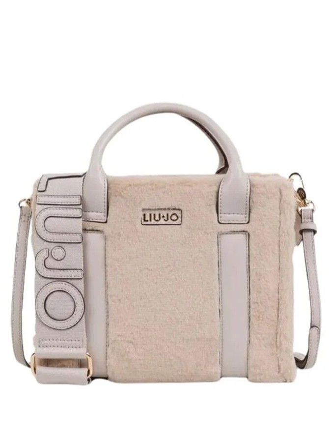 "Parfois",  "Liu jo"