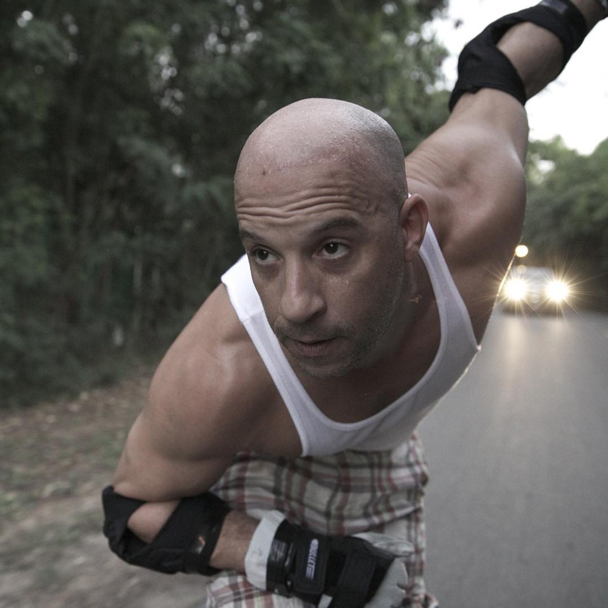 Vin Diesel ostro trenuje, by wrócić jako Xander w nowej części "xXx" [ZDJĘCIA]