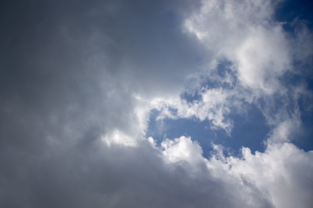 Niższe temperatury, duże zachmurzenie i opady deszczu. Prognoza pogody na Boże Ciało 2025