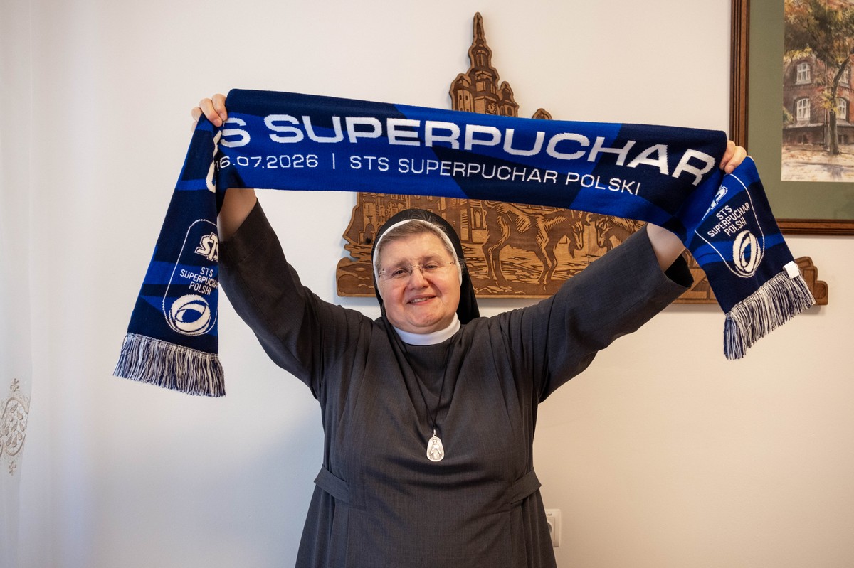 Po godzinach zamienia habit na szalik Lecha. Siostra Józefa to zagorzała kibicka
