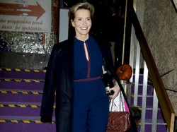 "Nasza cudowna". Radosna Paulina Smaszcz na premierze teatralnej. FOTO