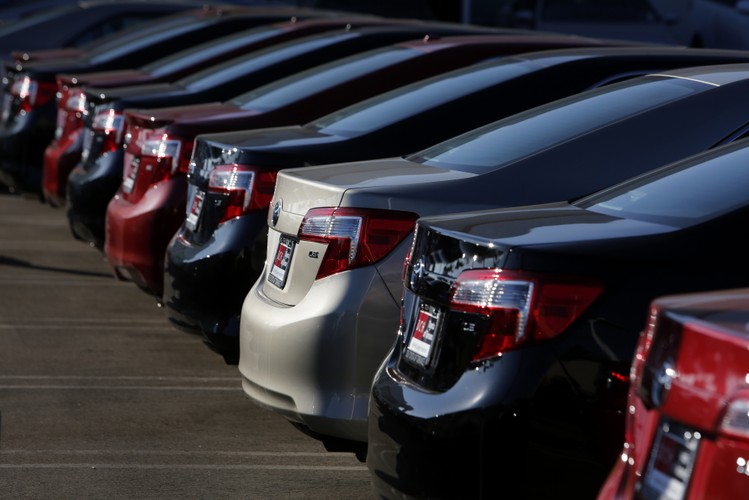 Liczba sprzedanych sztuk: ponad 40,7 mln. To kolejny japoński produkt, ale tym razem z lat 60. Na japoński rynek Corollę wprowadzono w roku 1966, a na amerykański – w 1968. Najlepiej sprzedający się samochód w historii jest lubiany dzięki niezawodności, dosyć niskiemu spalaniu oraz przystępnej cenie. W 2014 roku na rynku pojawiła się już 11 generacja tego modelu.