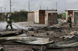 Gdzie się podziało 600 migrantów? We Francji ewakuowano obóz Grande-Synthe