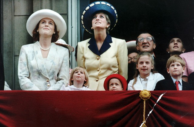 Diana hercegné és Harry 1991-ben a királynő születésnapján