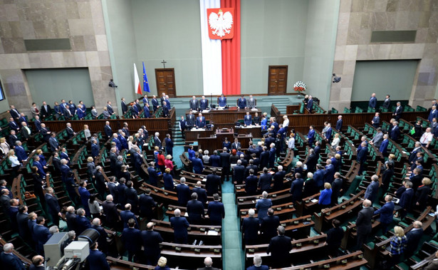 Sejm: ustawa o zmianie Konstytucji do dalszych prac