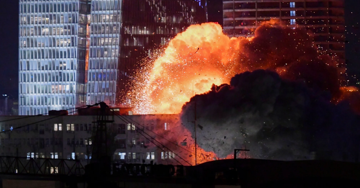 Tel Awiw w ogniu - "Od II wojny światowej nie byliśmy tak blisko globalnego konfliktu". MSZ ostrzega Polaków