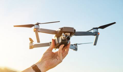 TOP10 tanich dronów z kamerą - idealne na prezent nie tylko dla fotoamatora