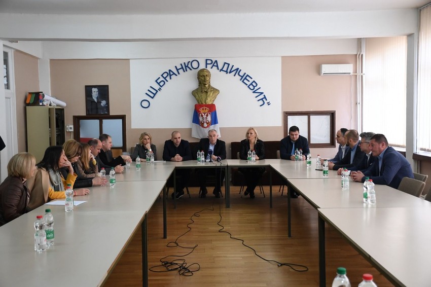 Grejanje i užina u školi su jedan od problema nakon ukidanja dinara na Kosovu