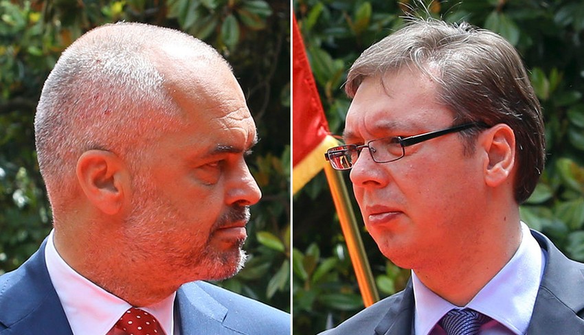 Pogledi izgubljeni u daljinu