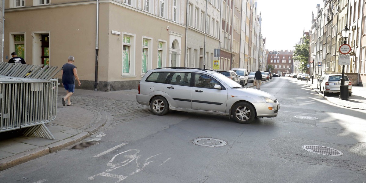 Wielkie prace na Ogarnej - ulica bardzo się zmieni. Od poniedziałku, 1 sierpnia, drogowcy zamknęli jej część dla ruchu kołowego. 