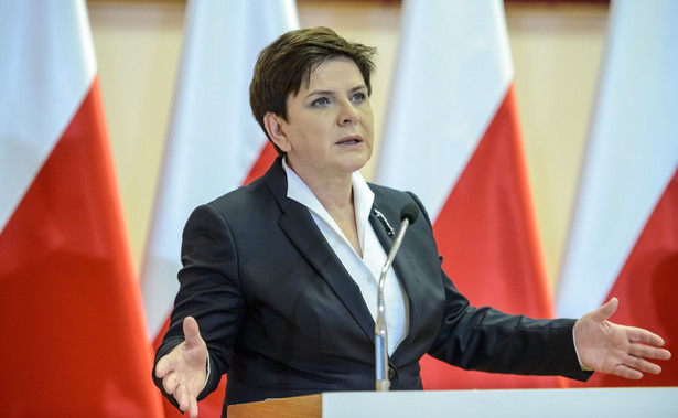 Wzrasta liczba zwolenników rządu Beaty Szydło. NOWY SONDAŻ