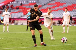 Liczby Roberta Lewandowskiego 6, 9, 11, 41, 277, 350