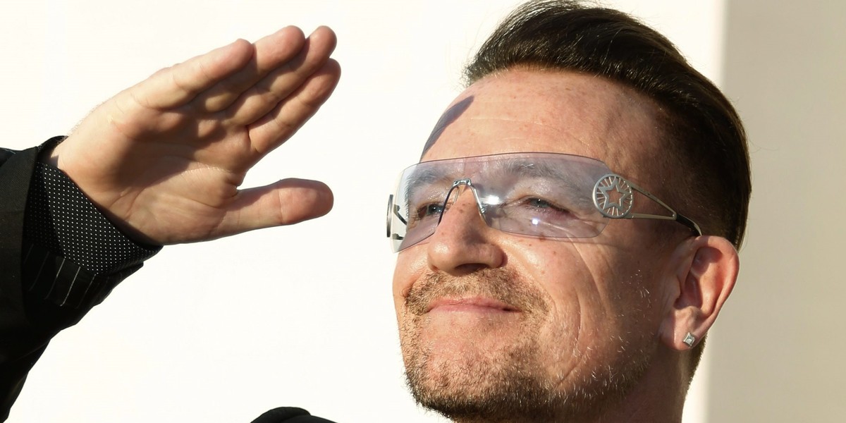 Bono z U2 na scenie