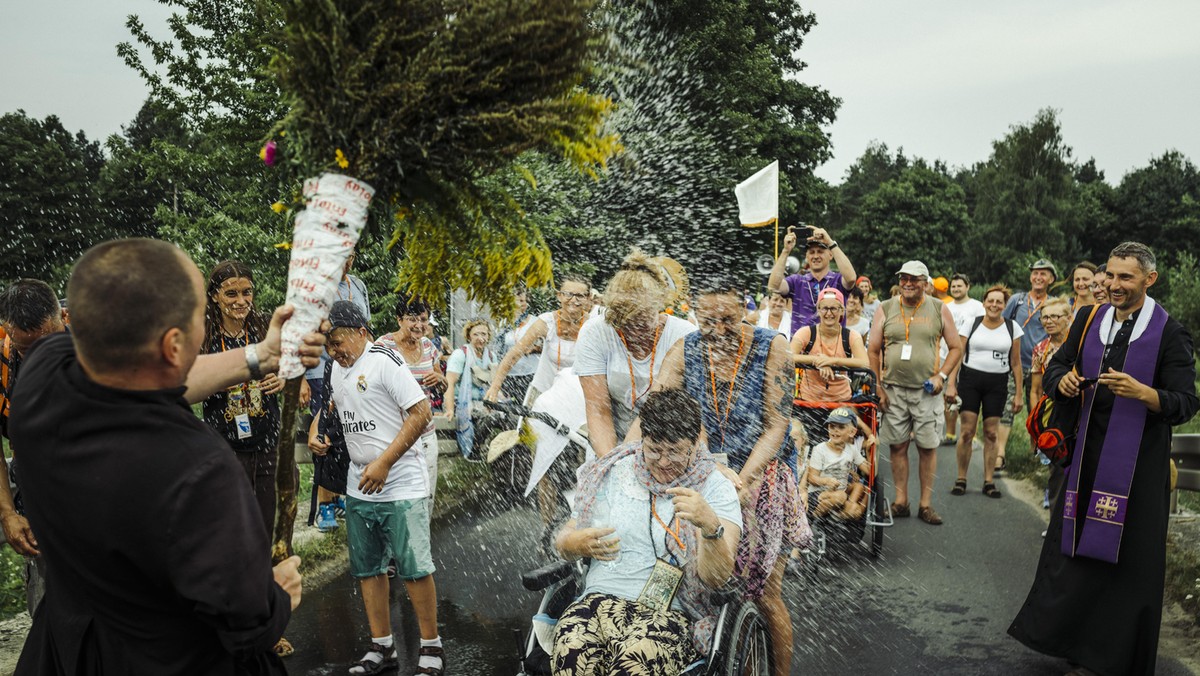 hPiesza Pielgrzymka Niepełnosprawnych na Jasną Górę. Fotoreportaż powstał w dniach 8-9 sierpnia 2018 r.  