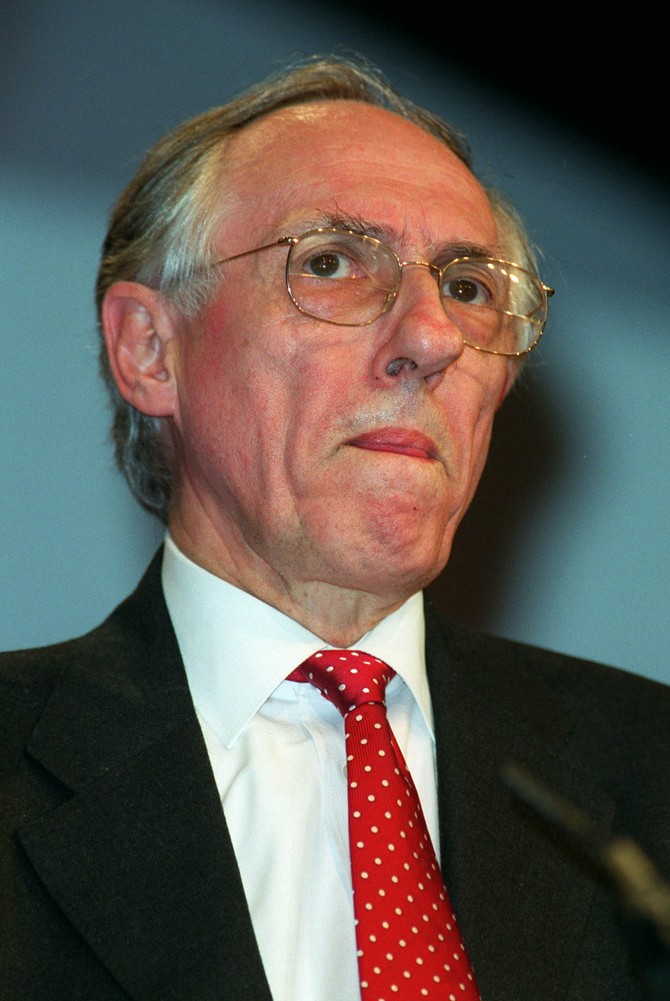 Bivši ministar Donald Devar