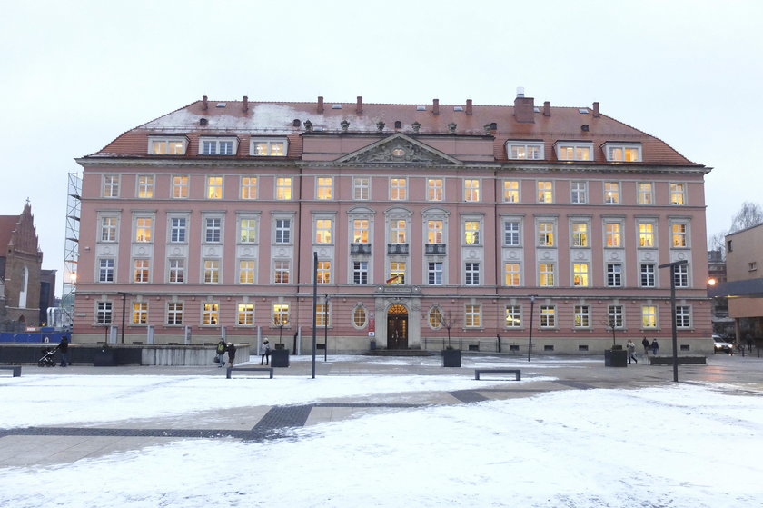 Szokujące nagrody w magistracie