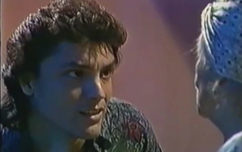 Osvaldo Rios kao Luis David i Ignasio Kontreras