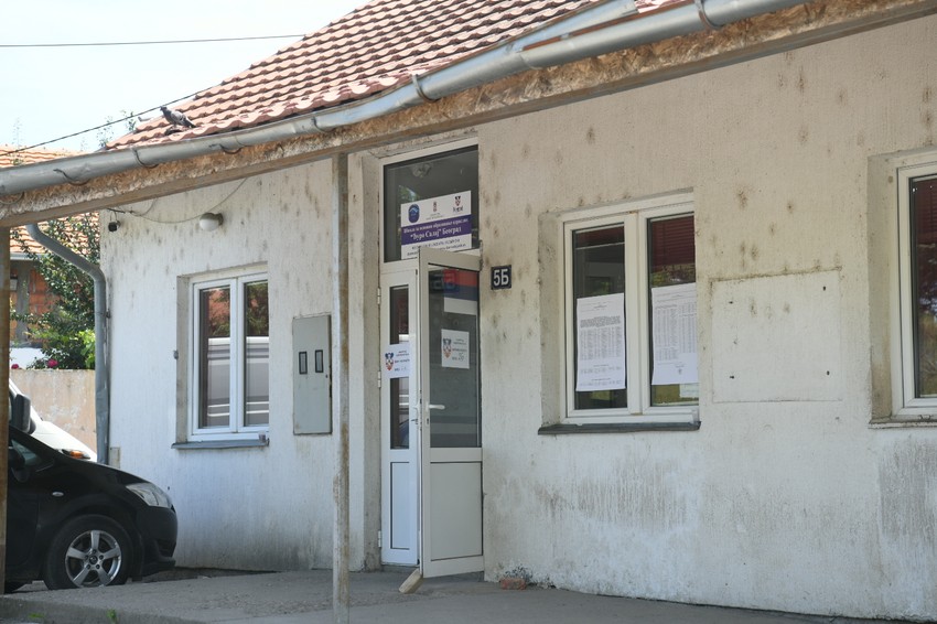 Romska kuća Surčin