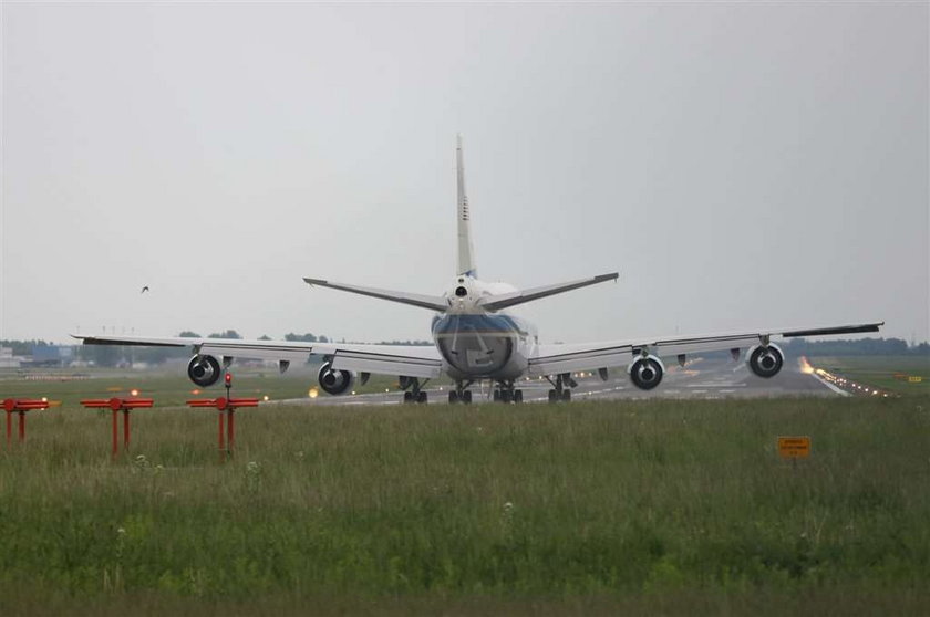 Obama odleciał. Air Force One od środka. FOTO