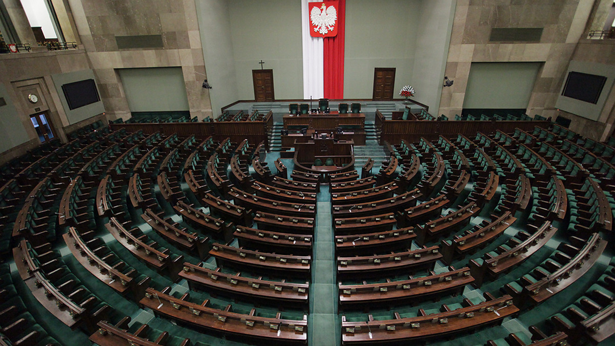 Prezydencki projekt o ochronie krajobrazu, senacki projekt dot. dekretu Bieruta oraz propozycja zmian w Kodeksie wyborczym - to główne punkty rozpoczynającego się jutro w południe trzydniowego posiedzenia Sejmu.