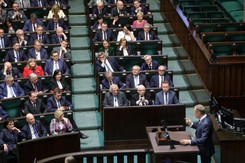 Tusk: Chciałem podziękować politykom PiS i funkcjonariuszom tej partii...