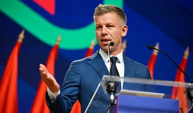 Peter Mađar na konferenciji u Budimpešti 13. aprila